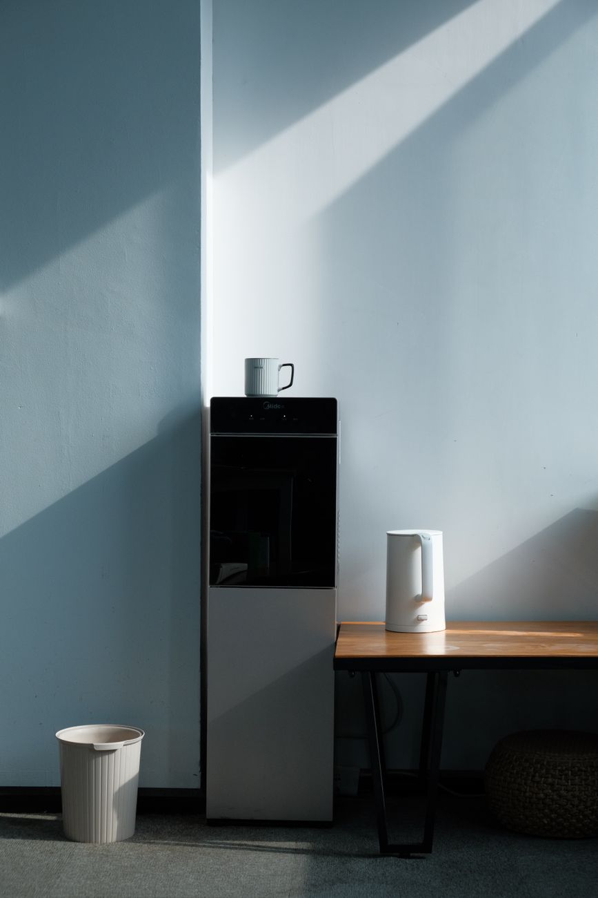mug on water dispenser